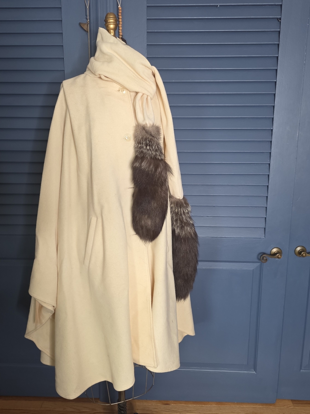 Vintage 80s Alex Hayes Cream Avant-Garde Cape